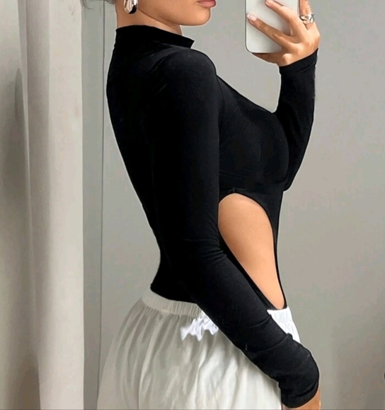 Cut Out Mock Neck Bodysuit - Picture 3 of 4